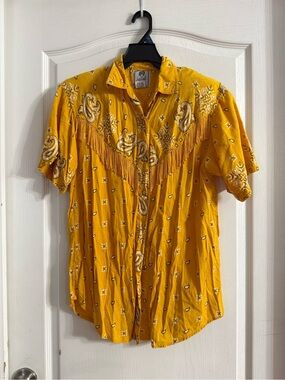 Short Circuit Yellow Paisley Fringe Western Top Sz S. JN-82